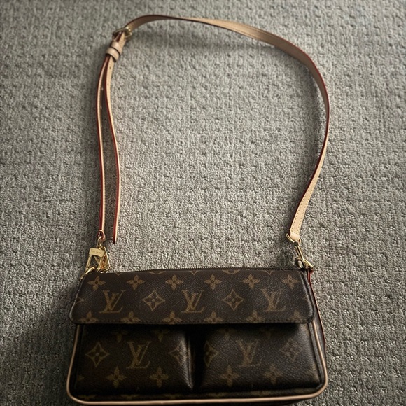 Louis Vuitton Brown Monogram Shoulder Bag - Picture 4 of 9
